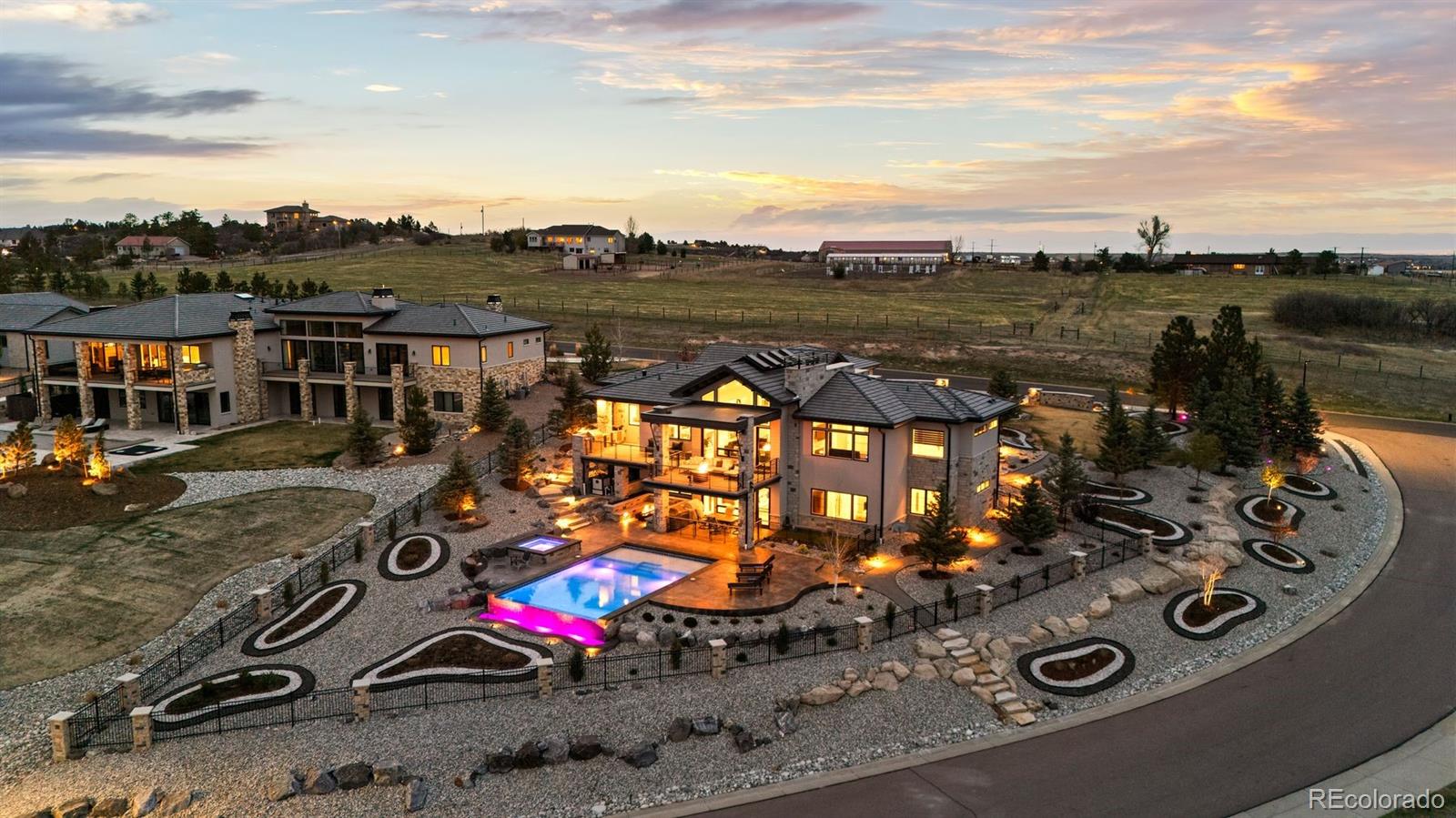 7436 Sapphire Pointe Boulevard