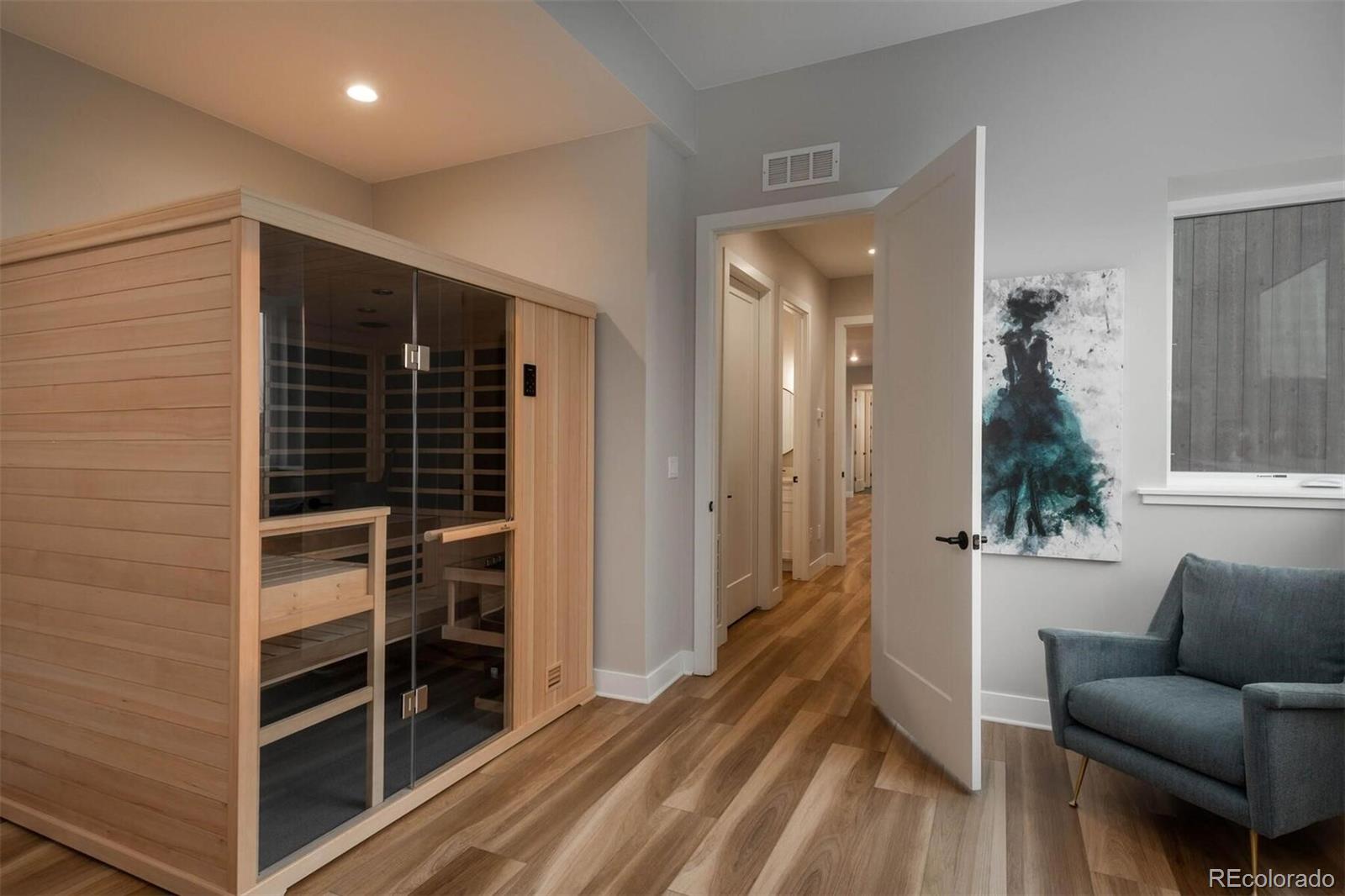 11229 Running Kit Place