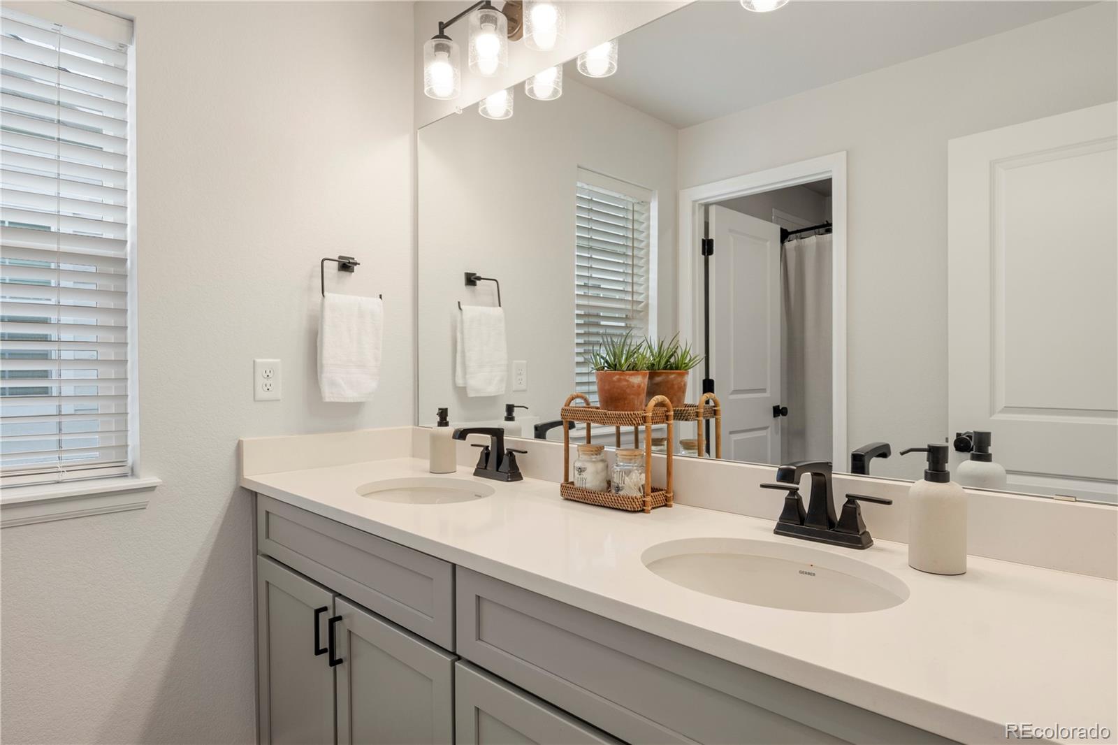 7140 S Vandriver Way