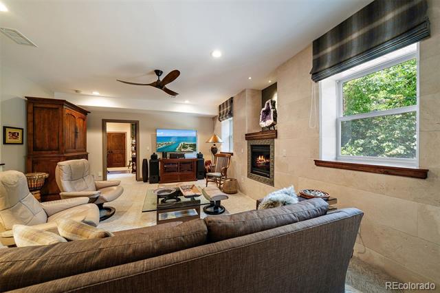 5370 Hawthorne Trail