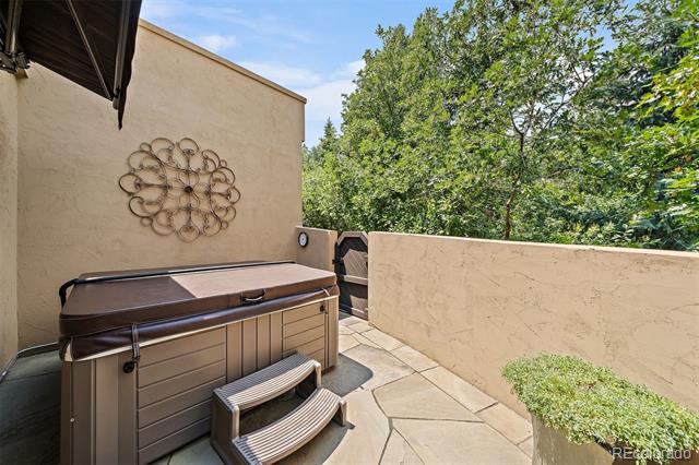 5370 Hawthorne Trail