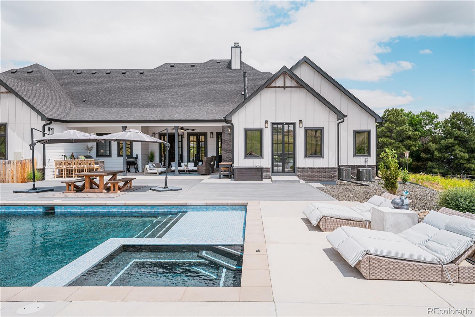 9275 N Palomino Drive