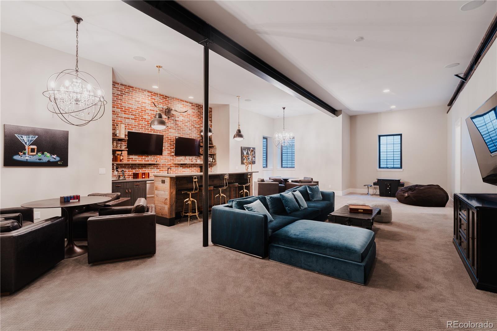 9275 N Palomino Drive