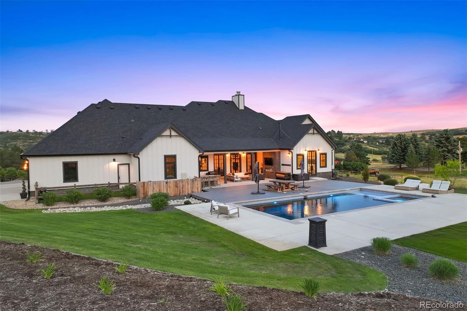 9275 N Palomino Drive