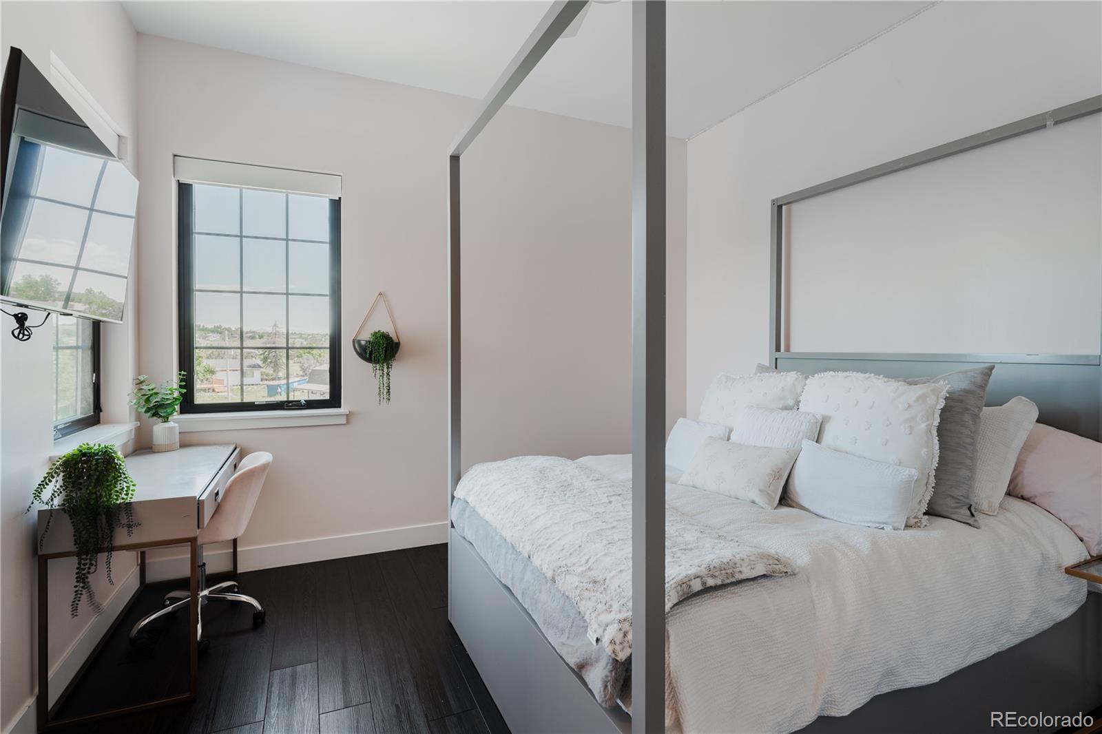 9275 N Palomino Drive