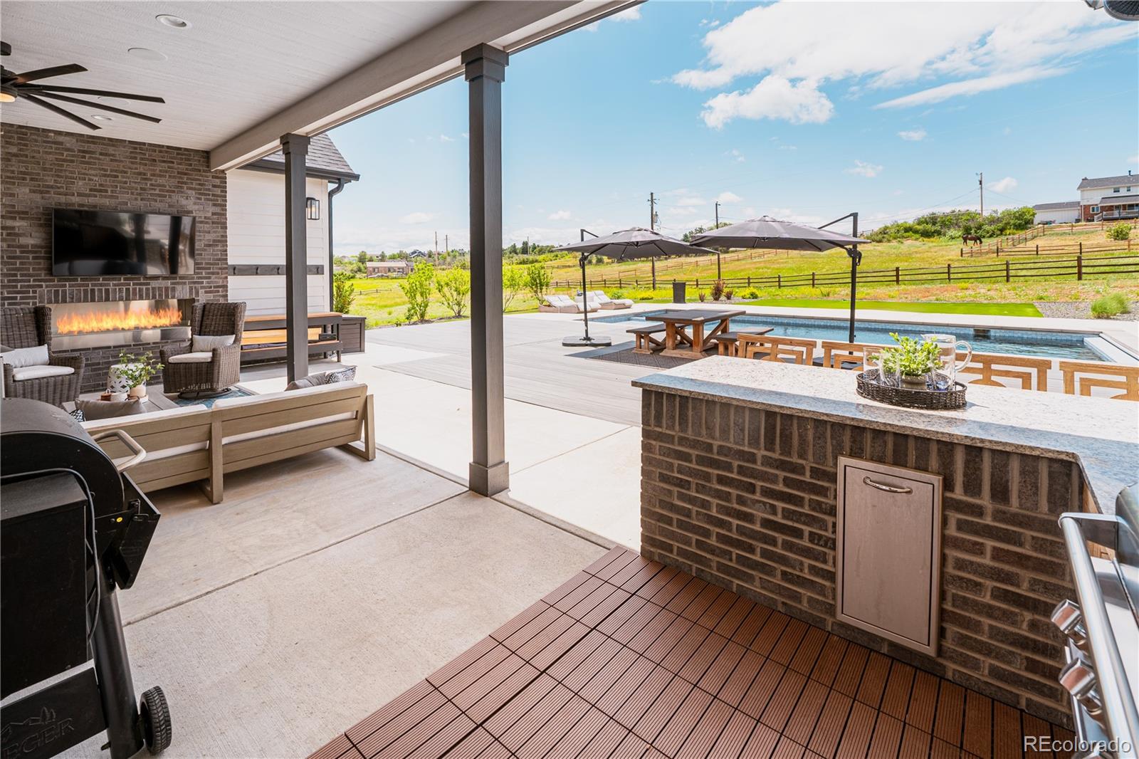 9275 N Palomino Drive