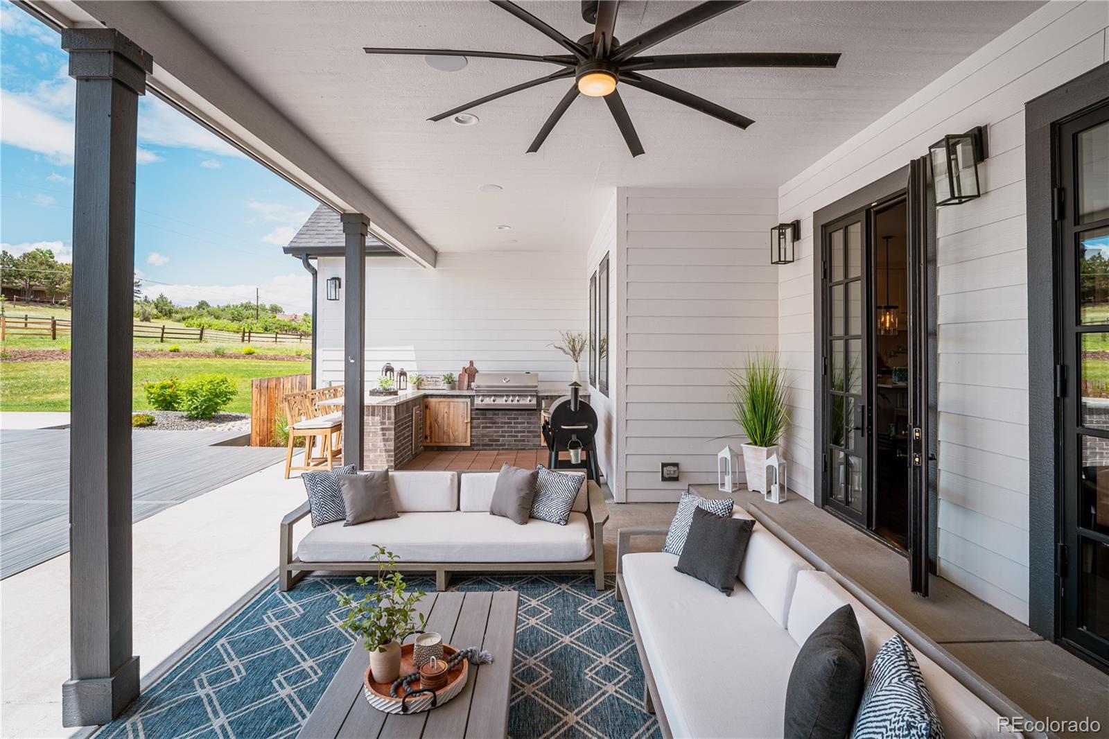 9275 N Palomino Drive