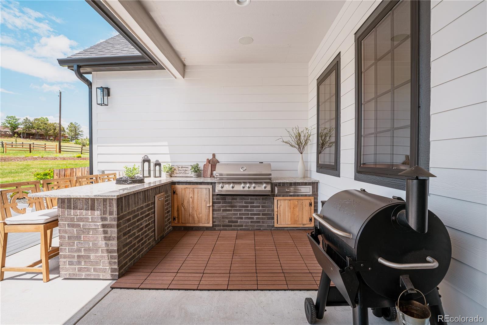 9275 N Palomino Drive