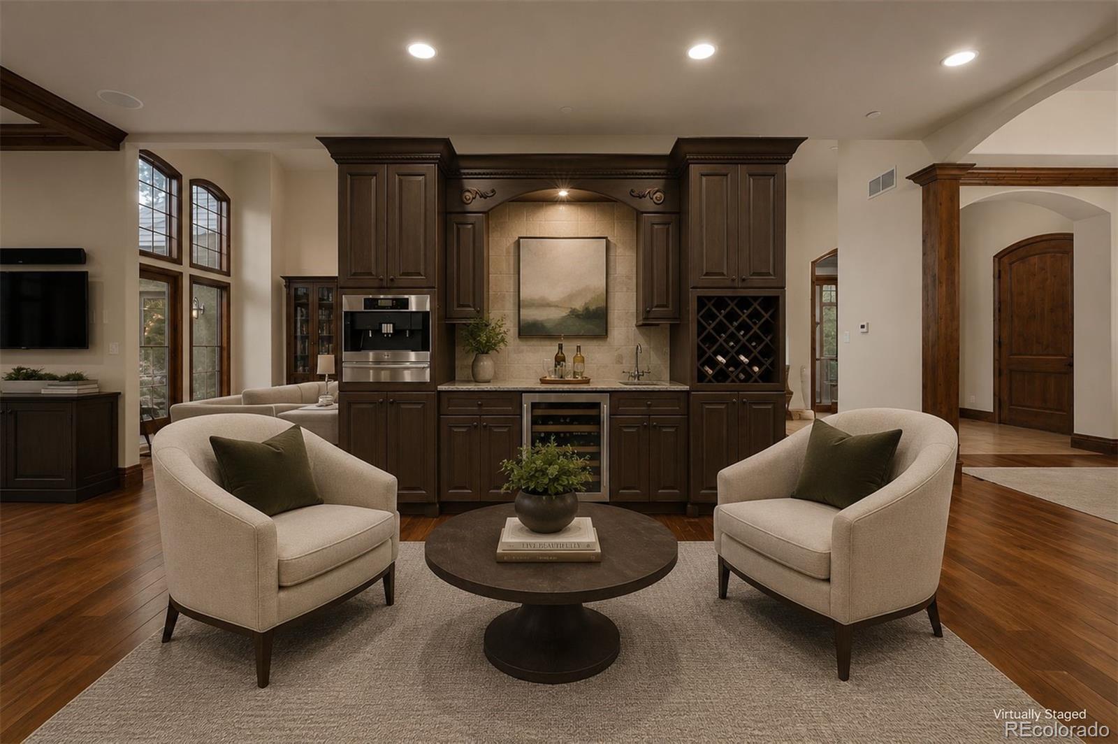 976 COUNTRY CLUB Parkway