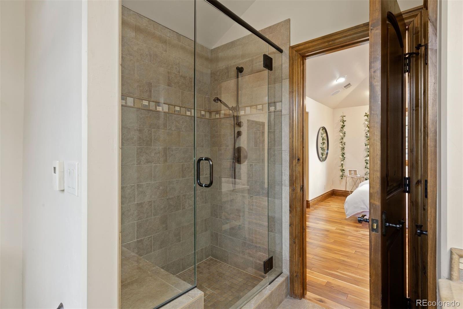 976 COUNTRY CLUB Parkway