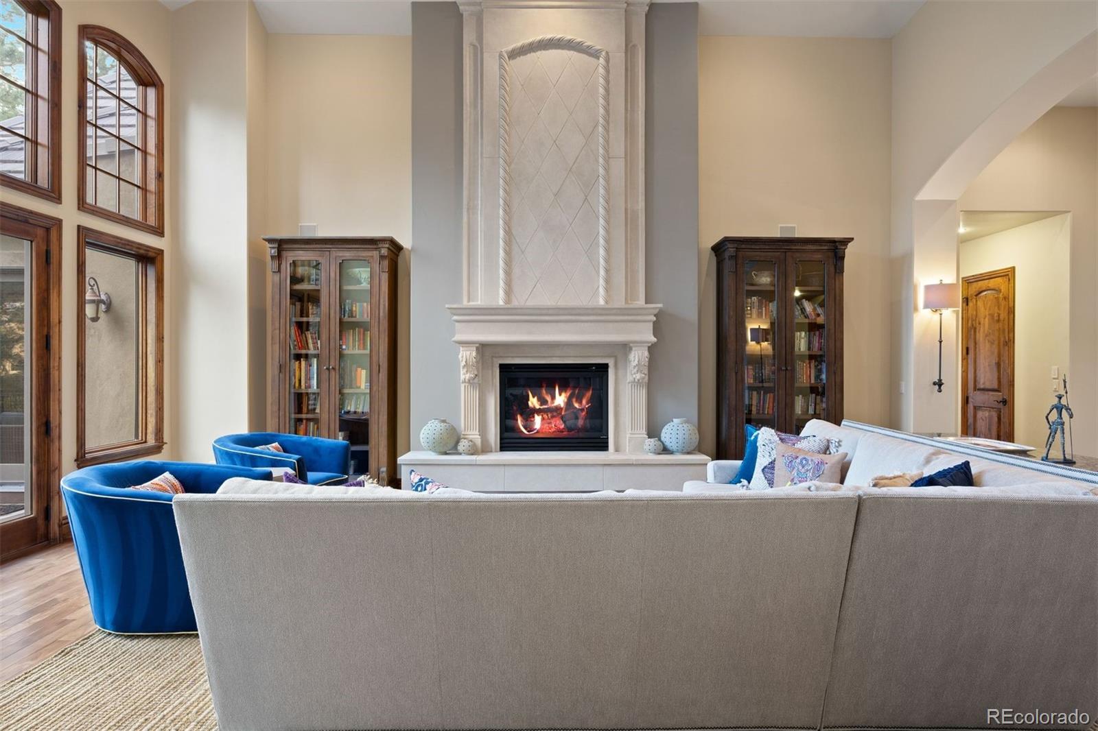 976 COUNTRY CLUB Parkway