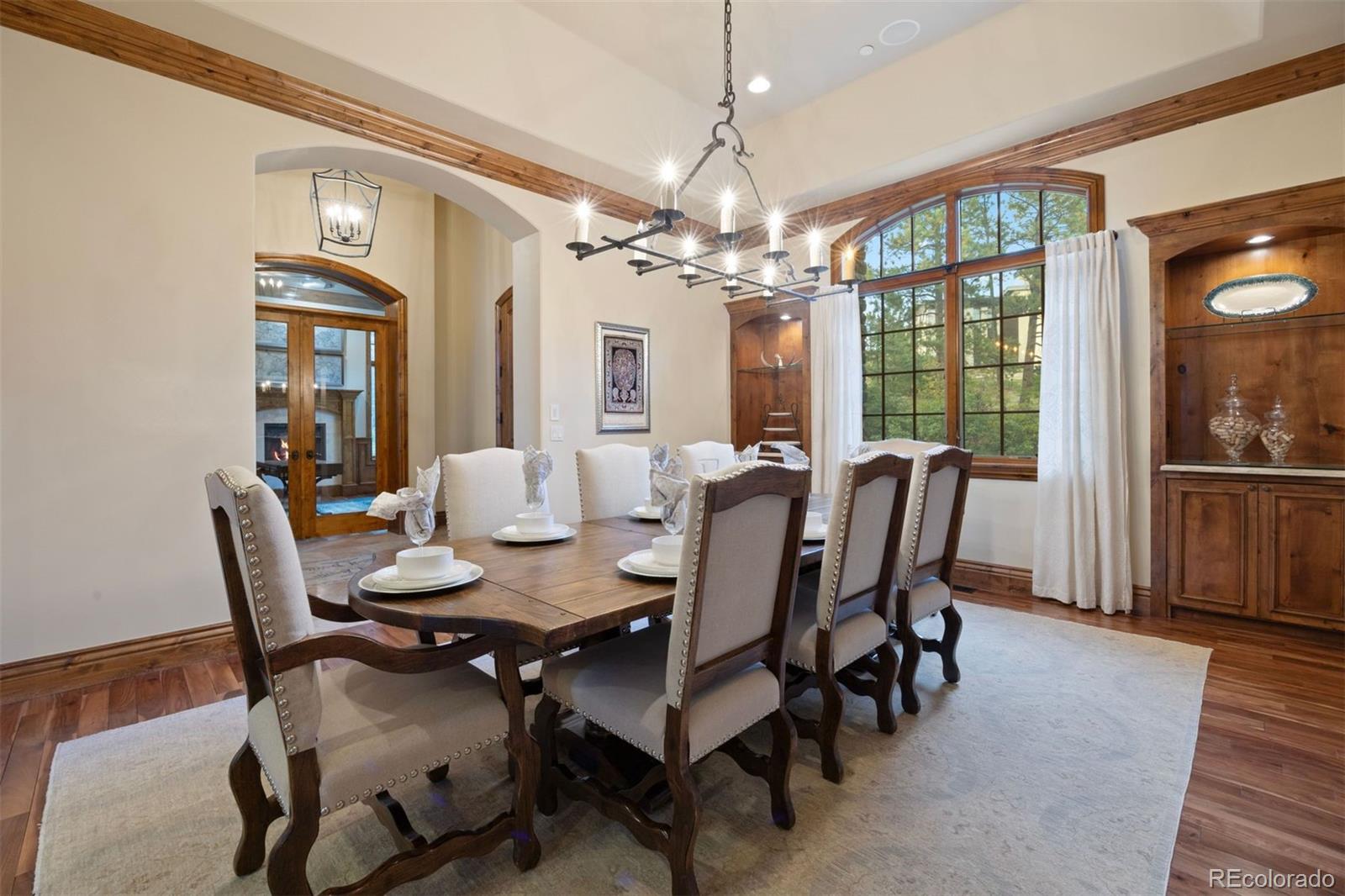 976 COUNTRY CLUB Parkway