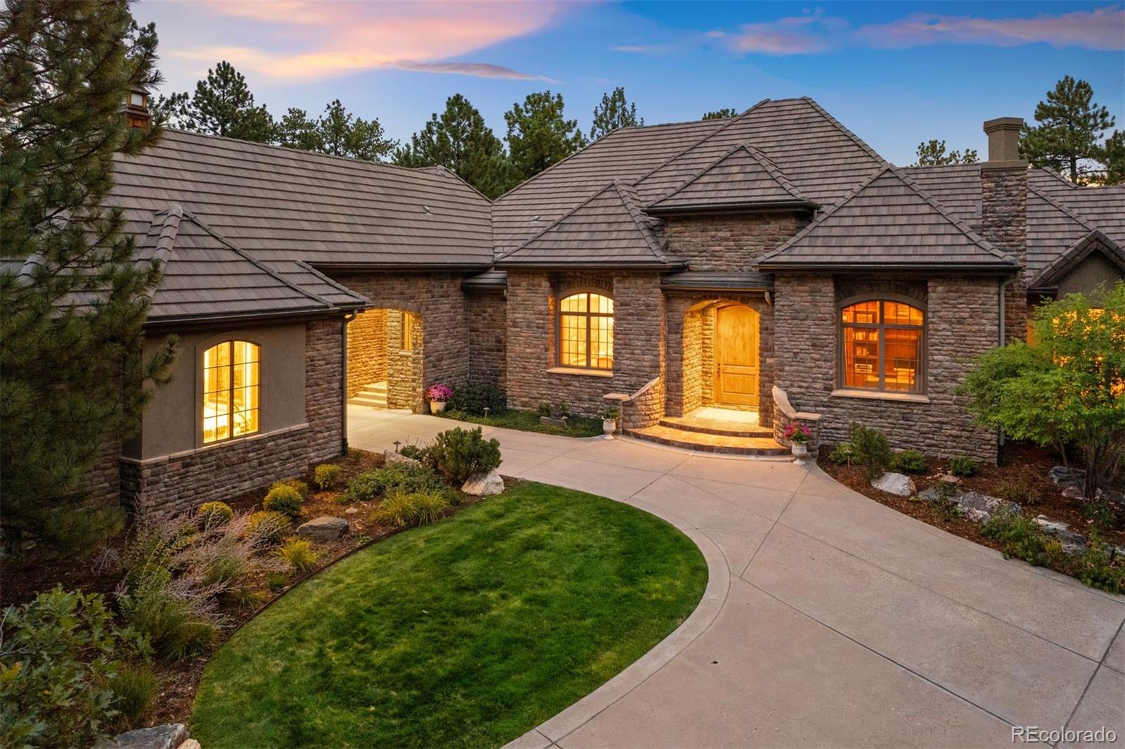 976 COUNTRY CLUB Parkway