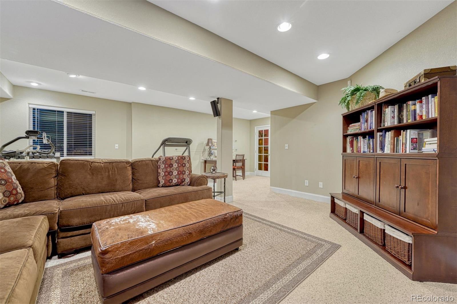 10084 Armadillo Drive