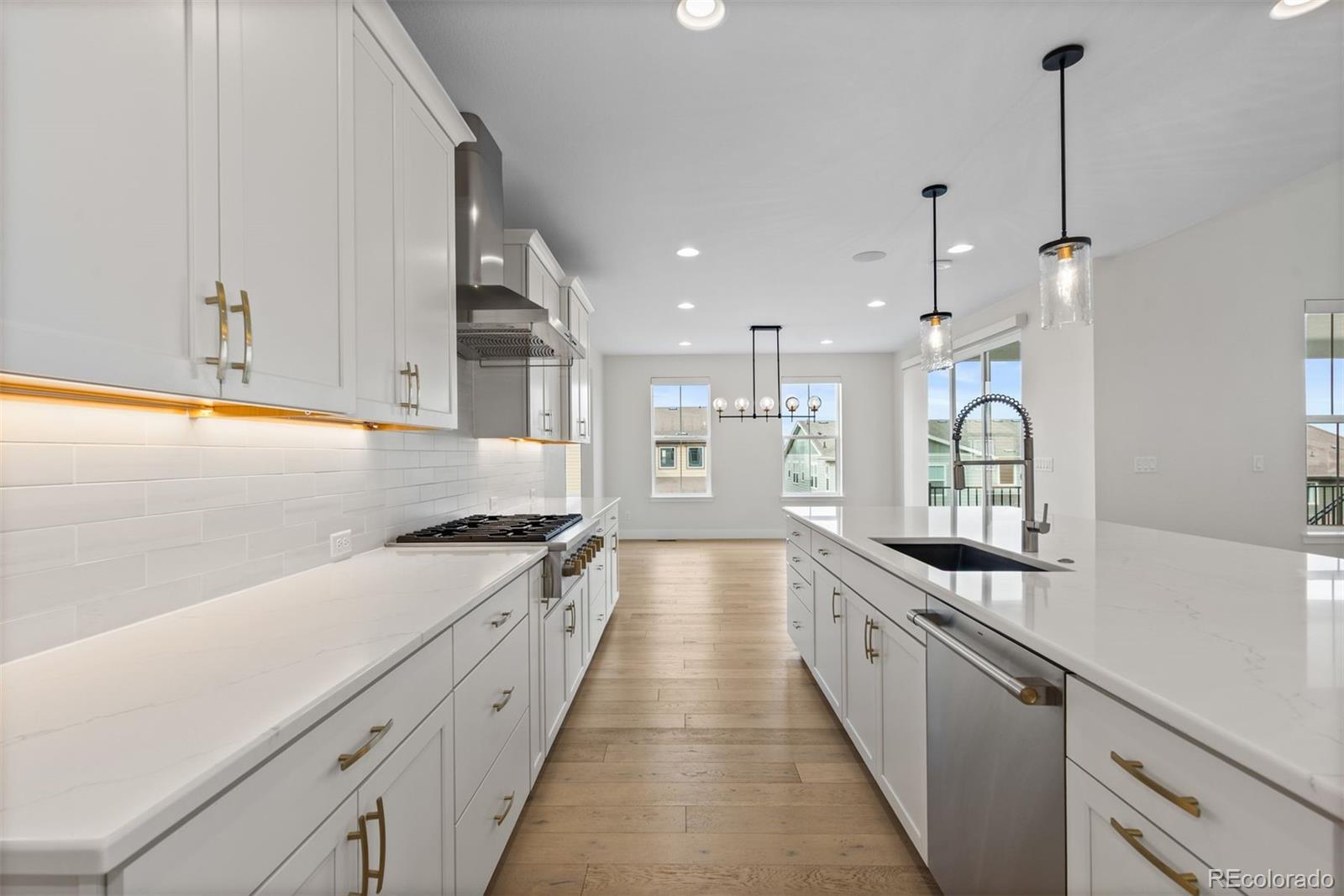 6907 Sunstrand Court