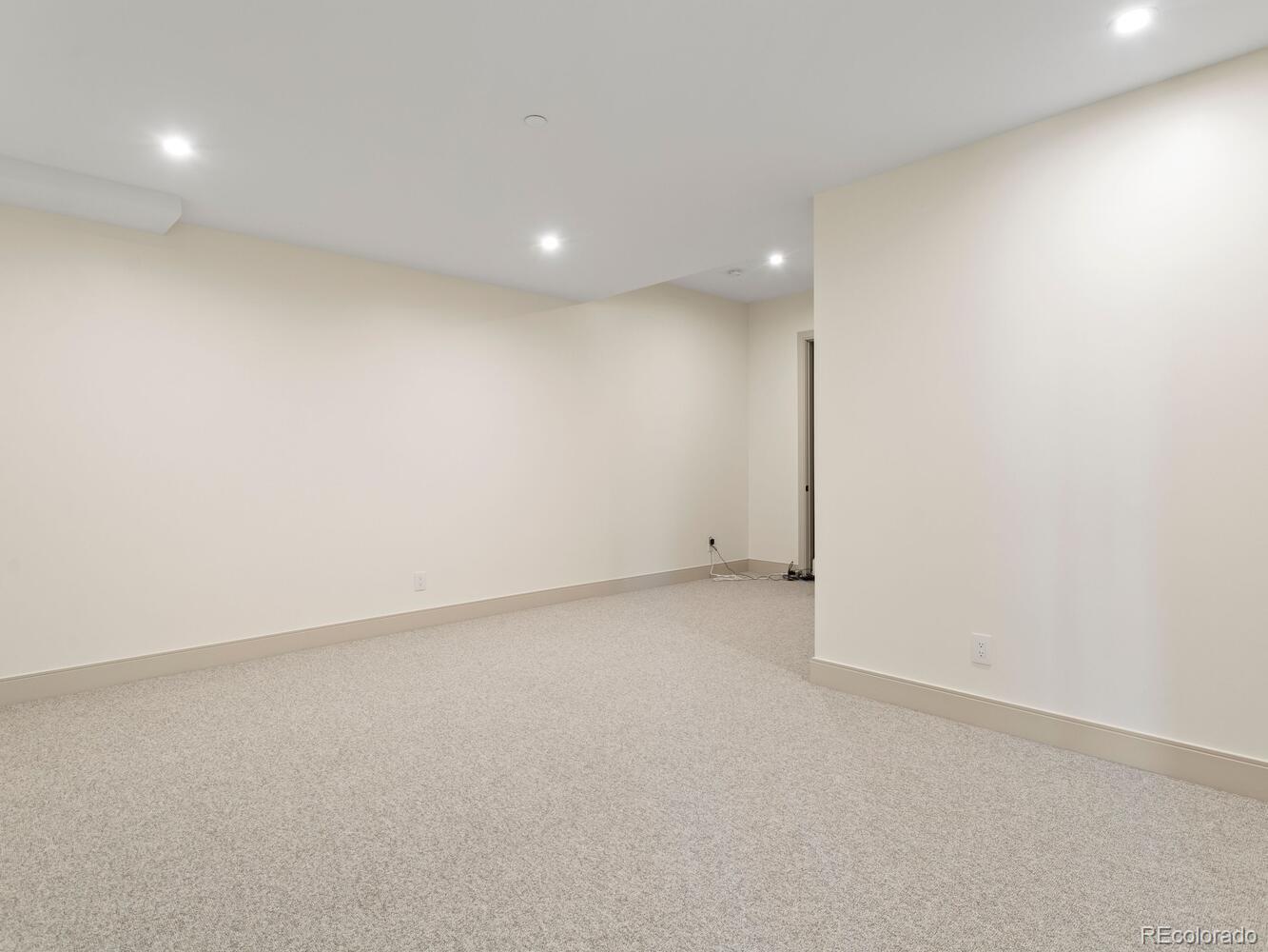 6198 Oxford Peak Lane