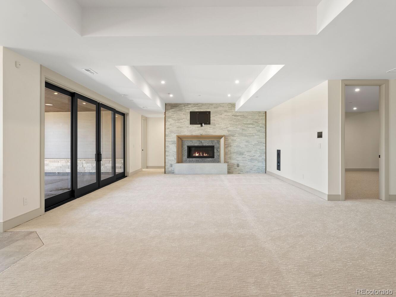 6198 Oxford Peak Lane