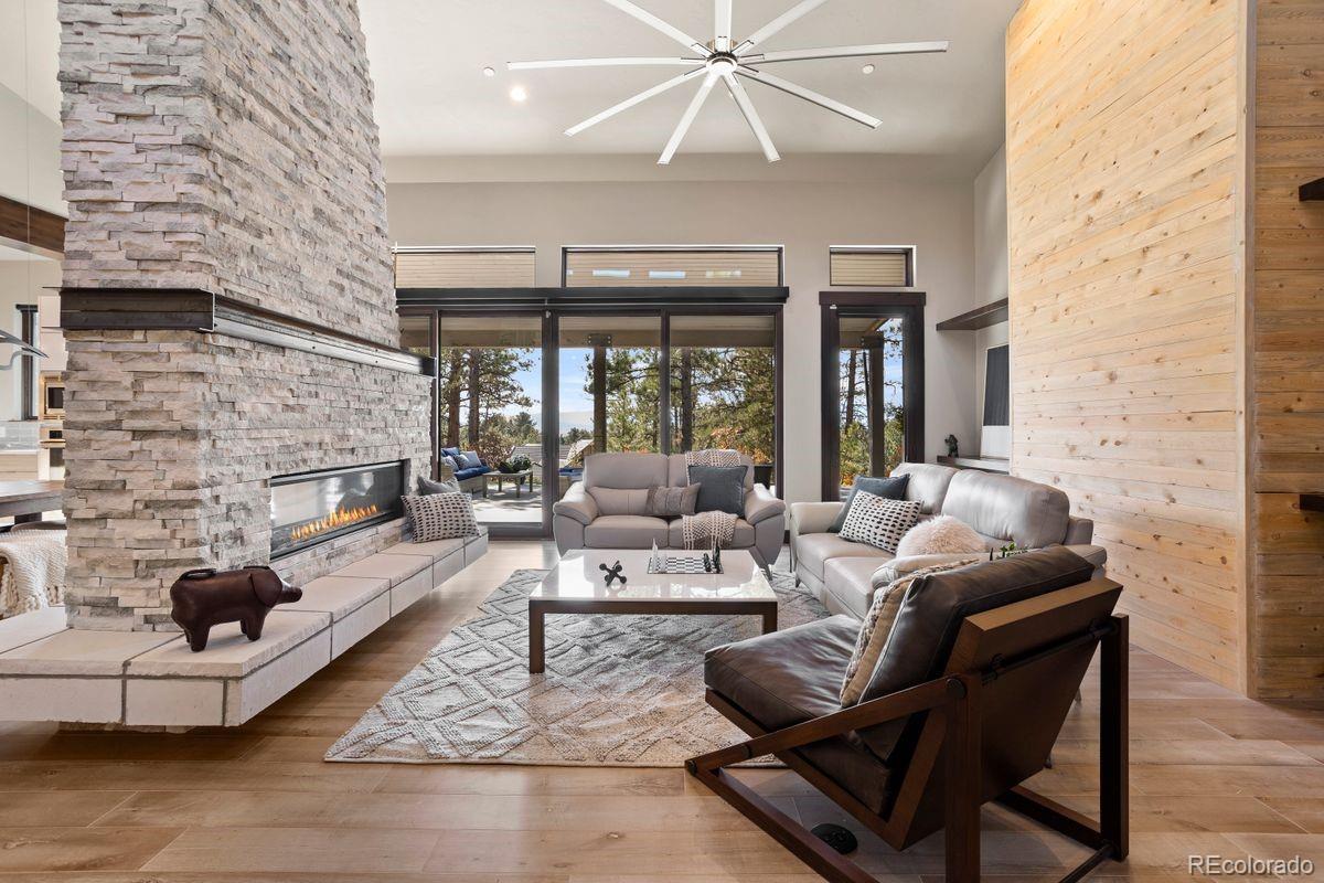 963 Westchester Circle