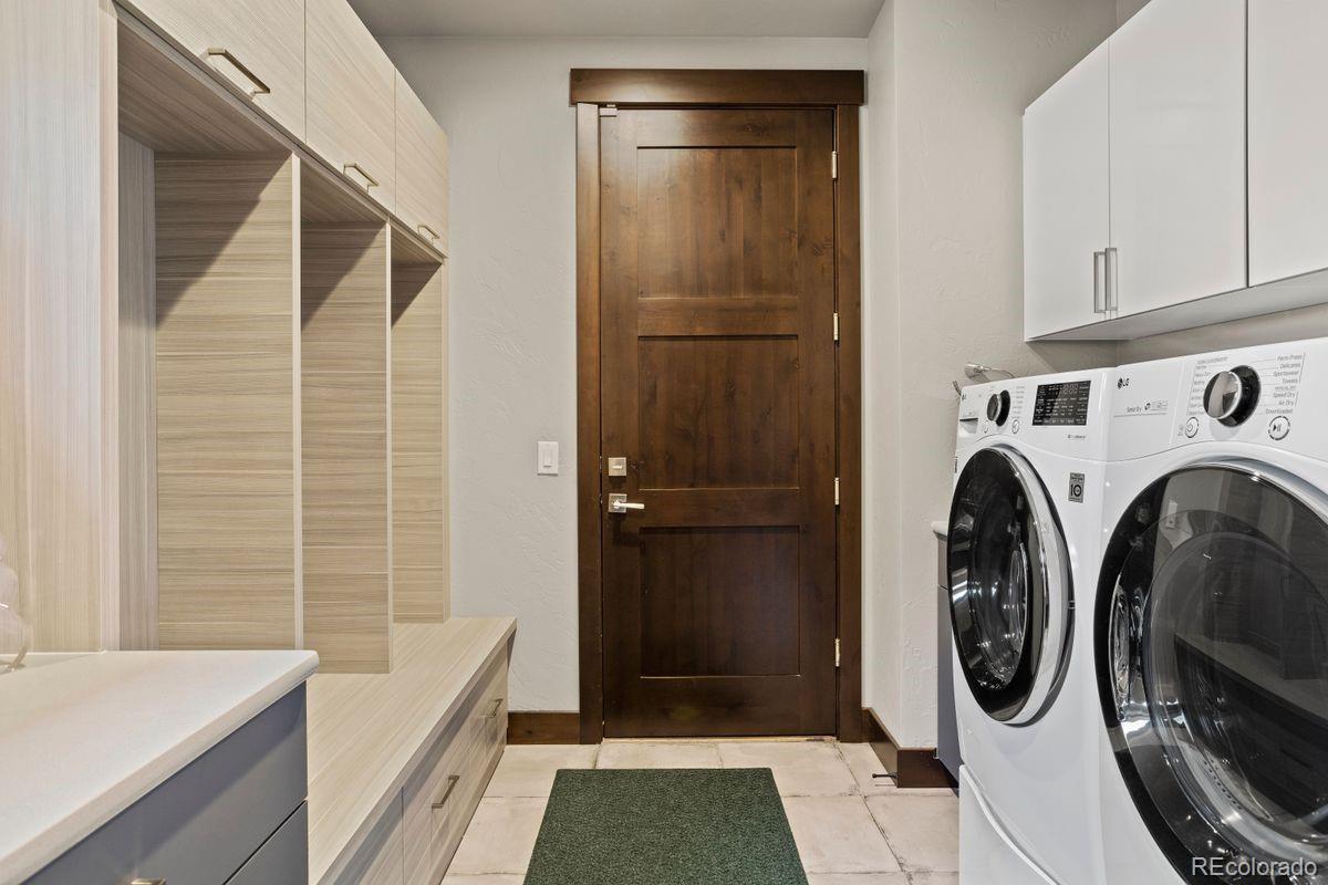 963 Westchester Circle