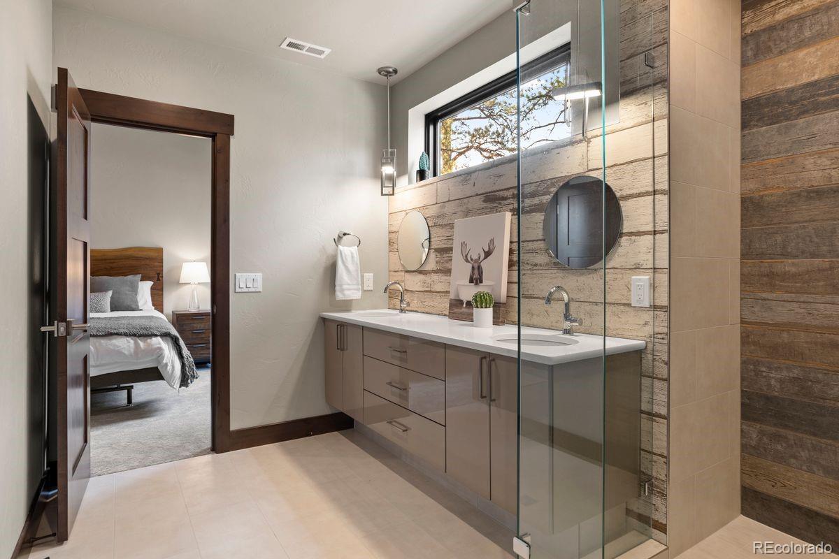 963 Westchester Circle