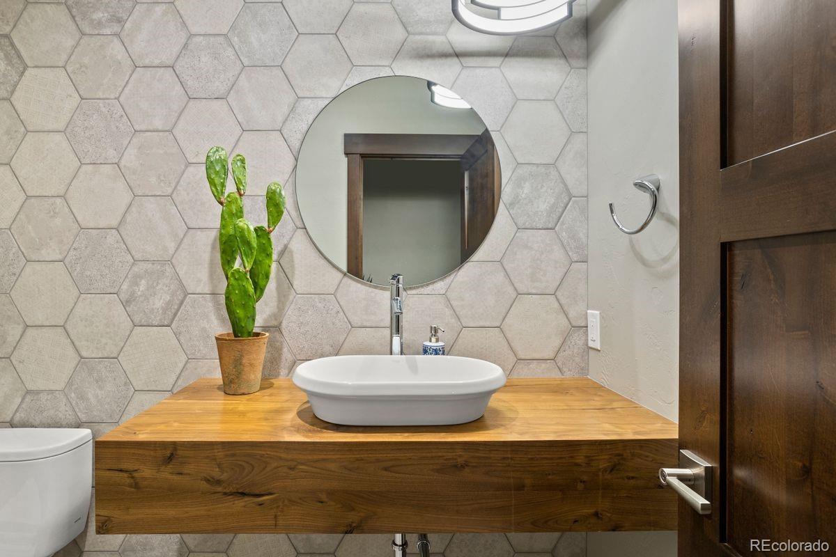 963 Westchester Circle