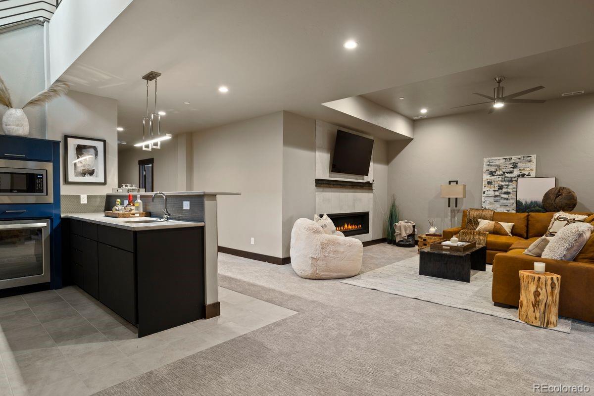 963 Westchester Circle