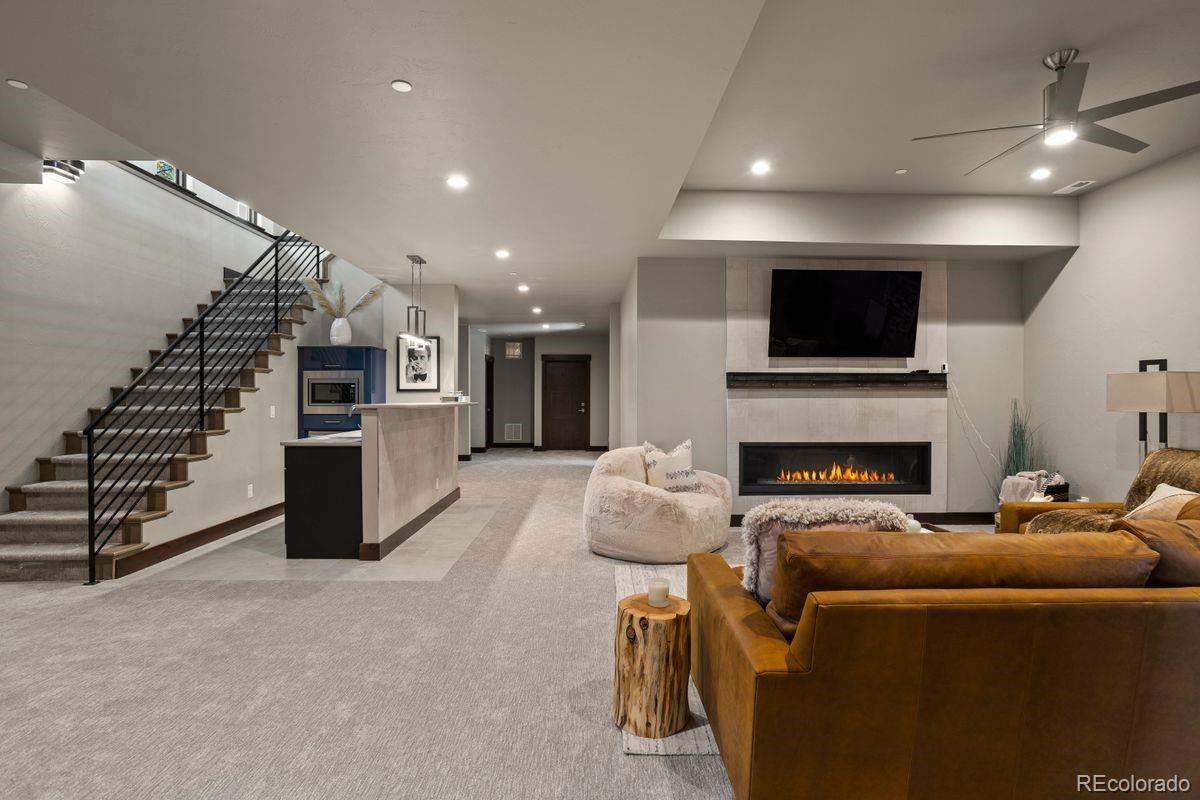 963 Westchester Circle