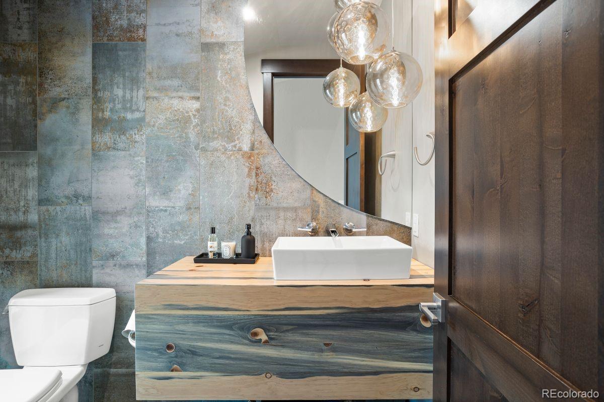 963 Westchester Circle