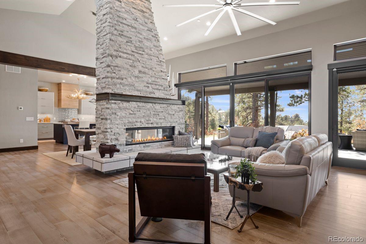 963 Westchester Circle