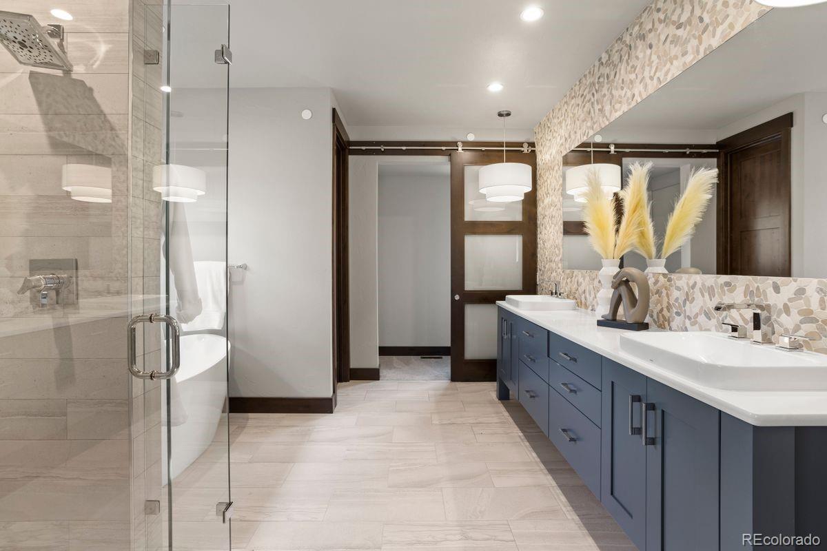 963 Westchester Circle