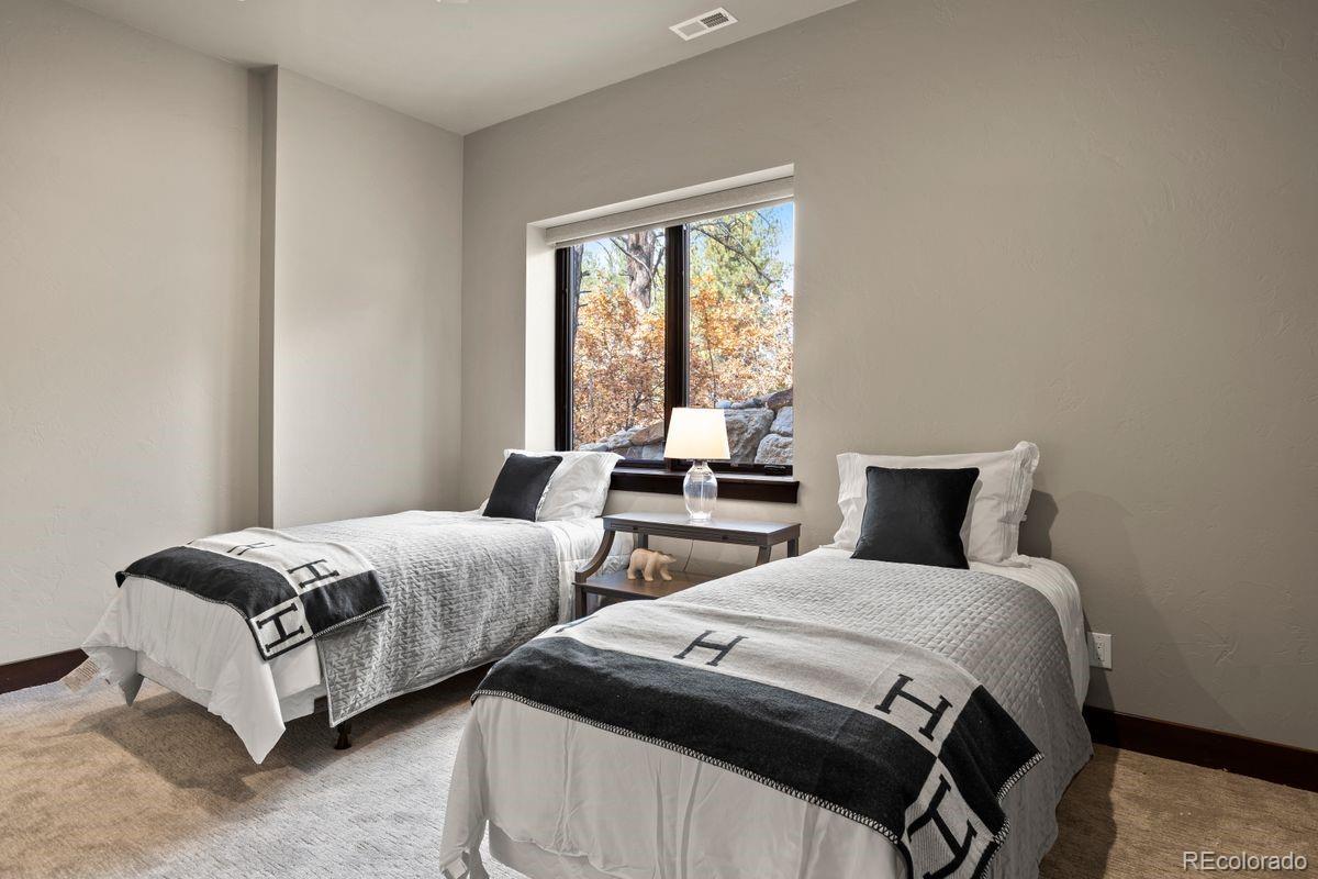 963 Westchester Circle