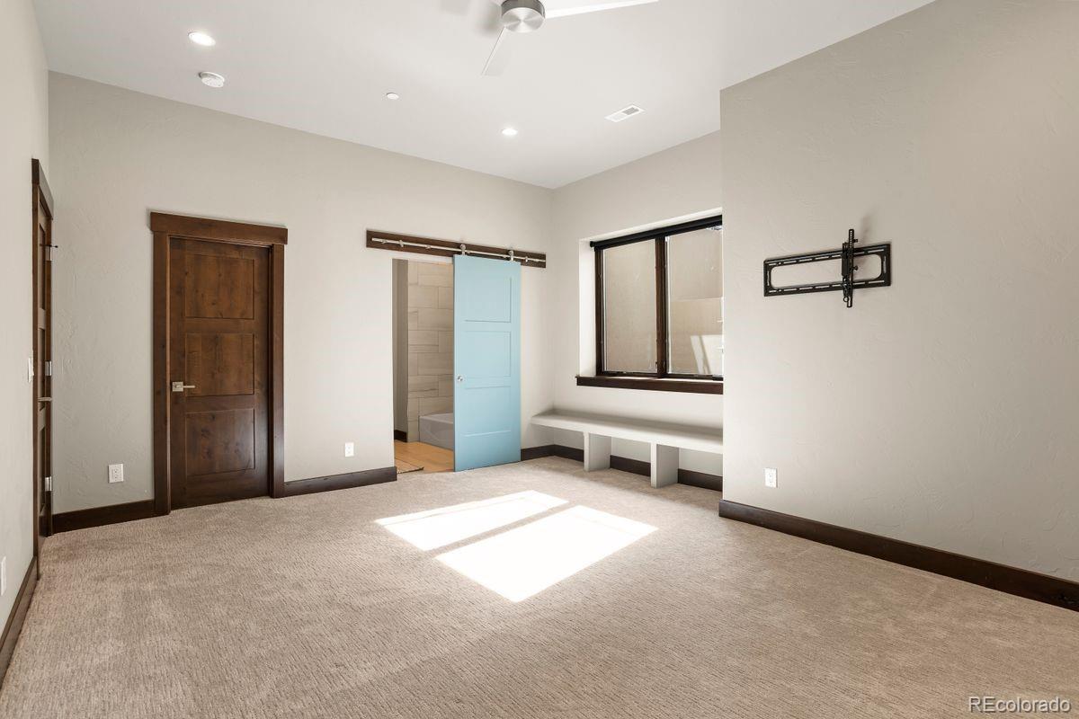 963 Westchester Circle