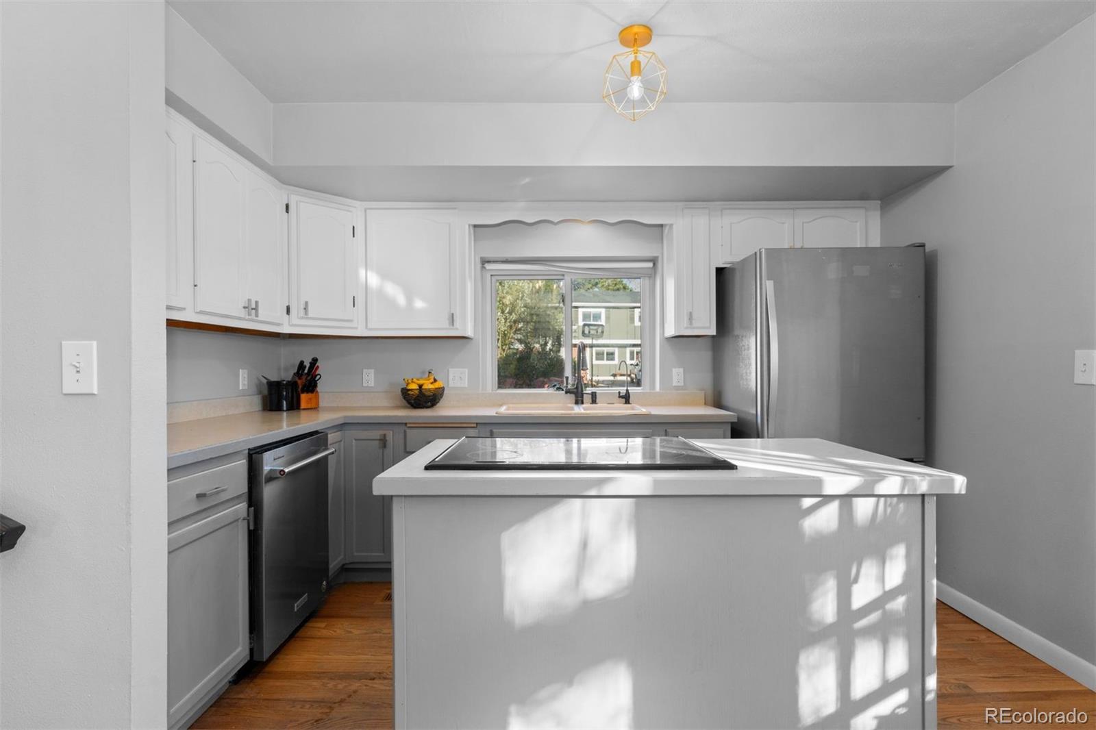 993 Pleasant View Street