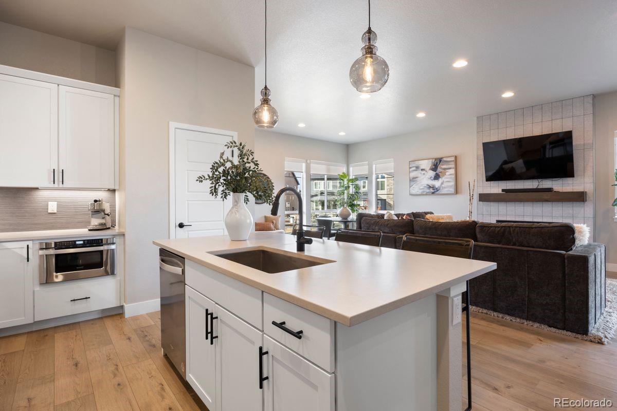 6239 Stable View Street