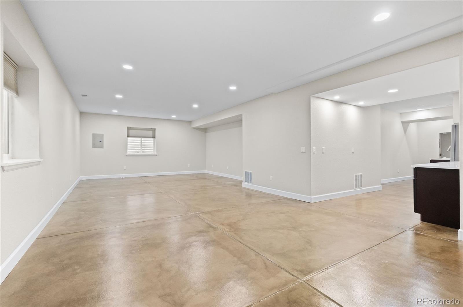 10082 Glenayre Court