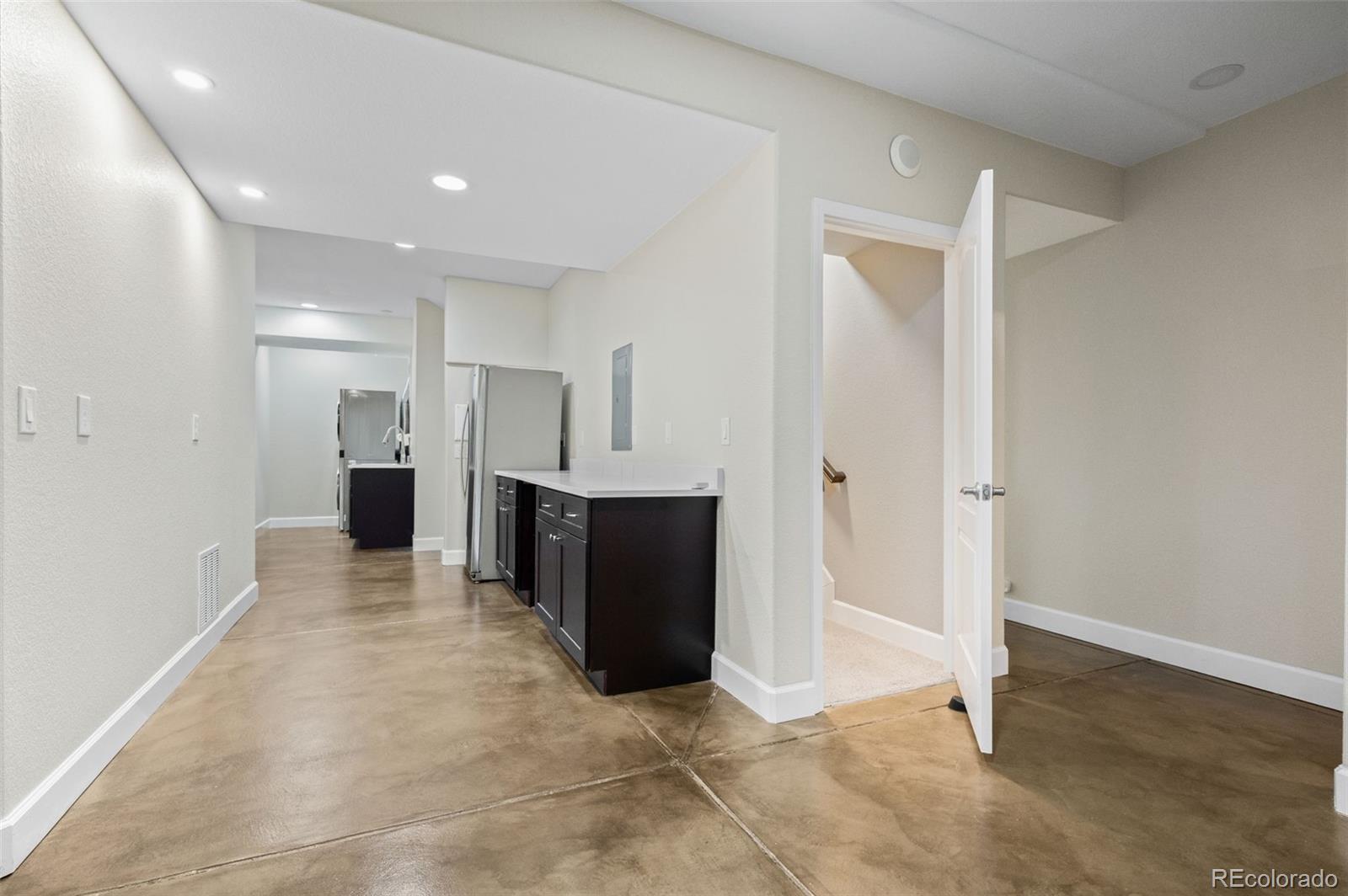 10082 Glenayre Court