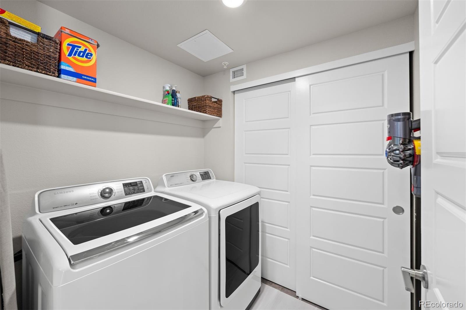 400 E Fremont Place Unit: 204