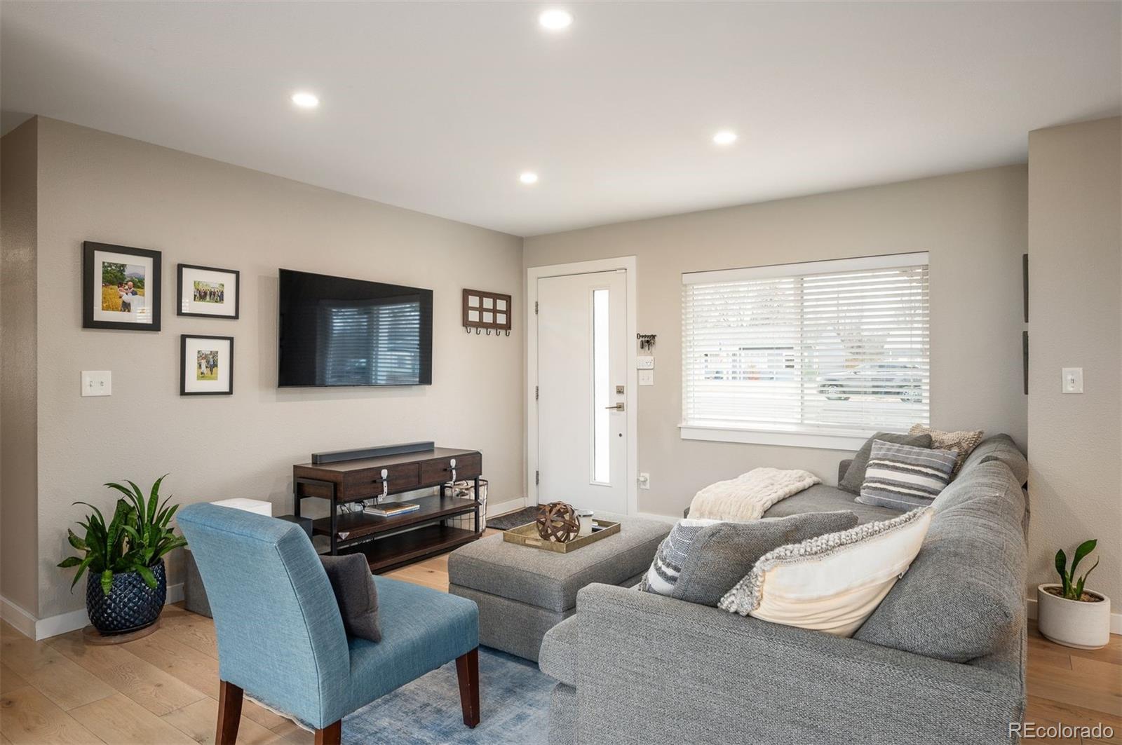 2876 S Fairfax Street