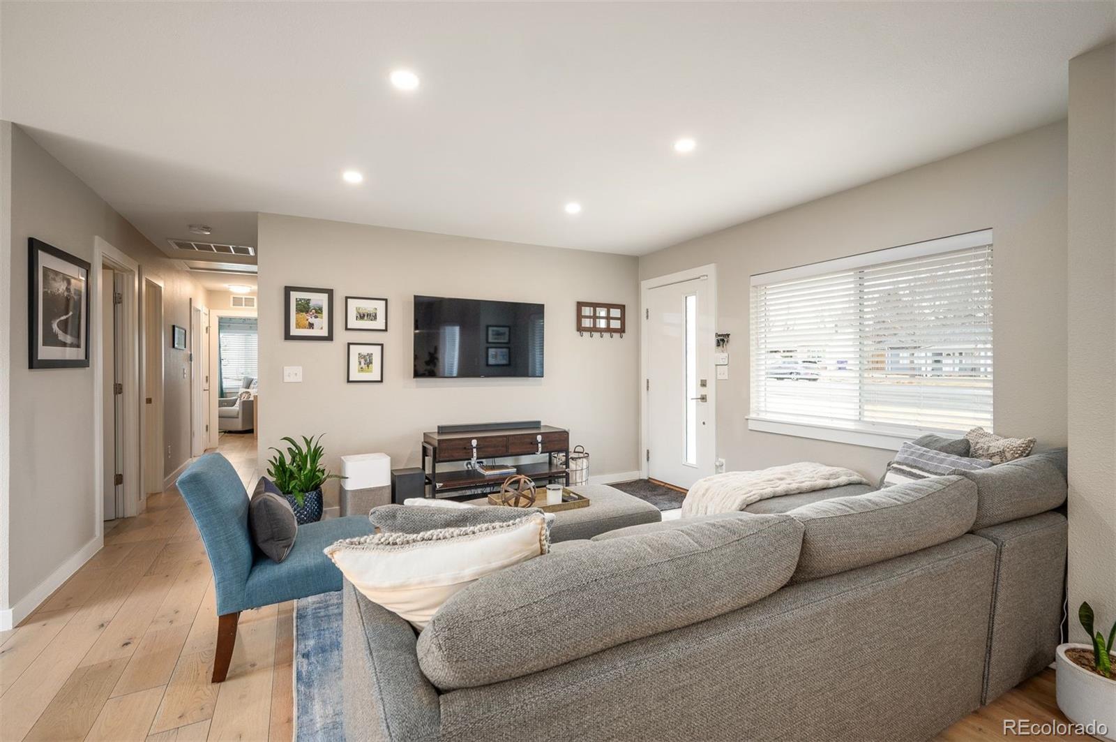 2876 S Fairfax Street