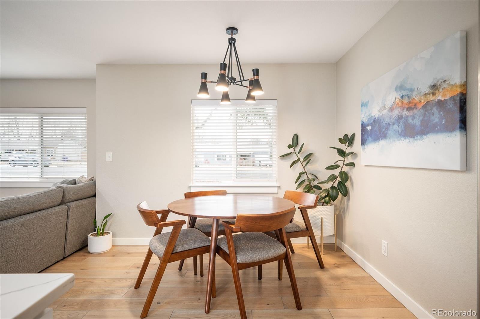 2876 S Fairfax Street