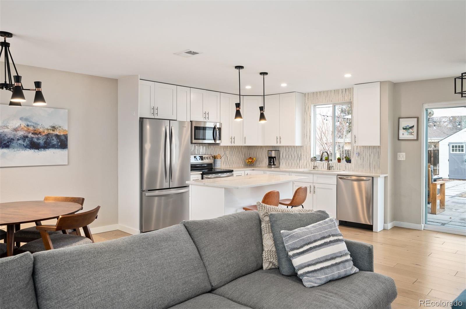 2876 S Fairfax Street