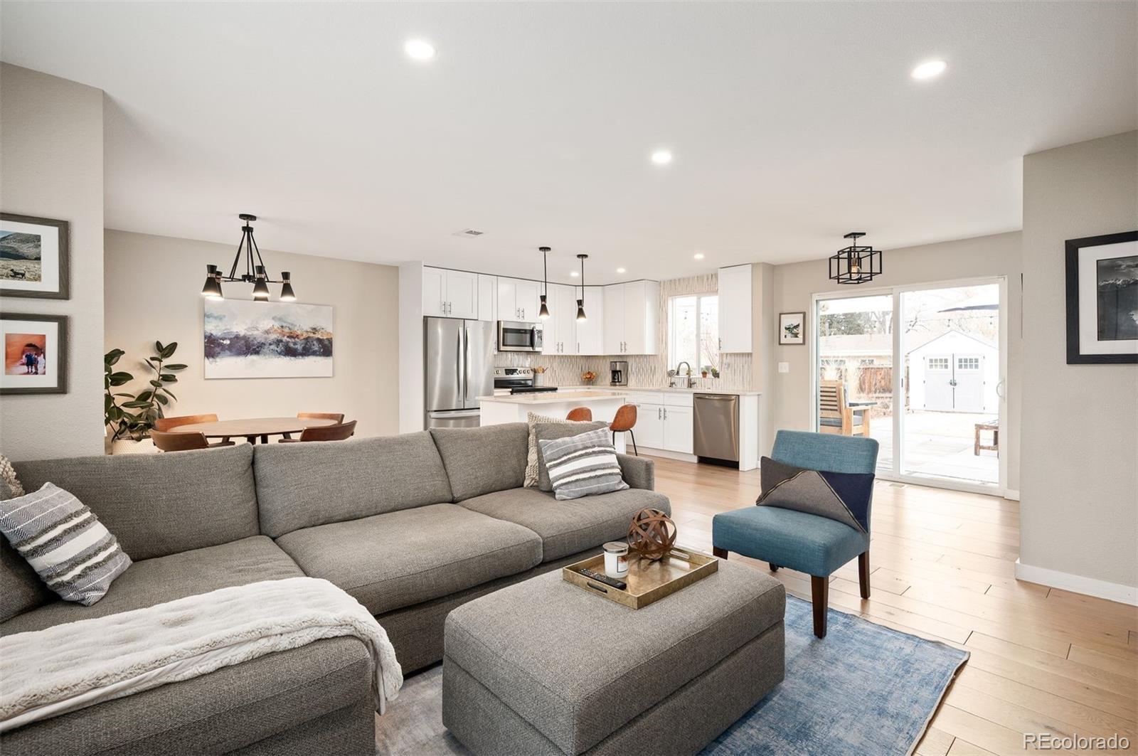 2876 S Fairfax Street