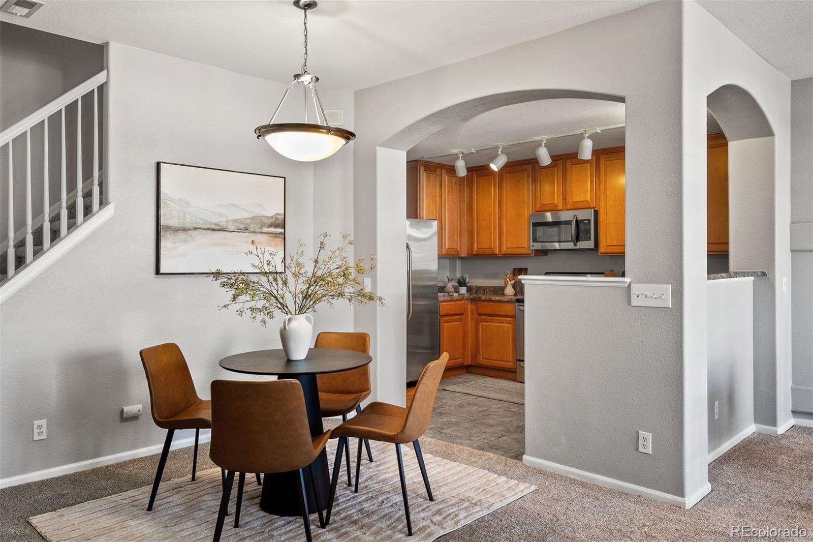 431 Black Feather Loop Unit: 813