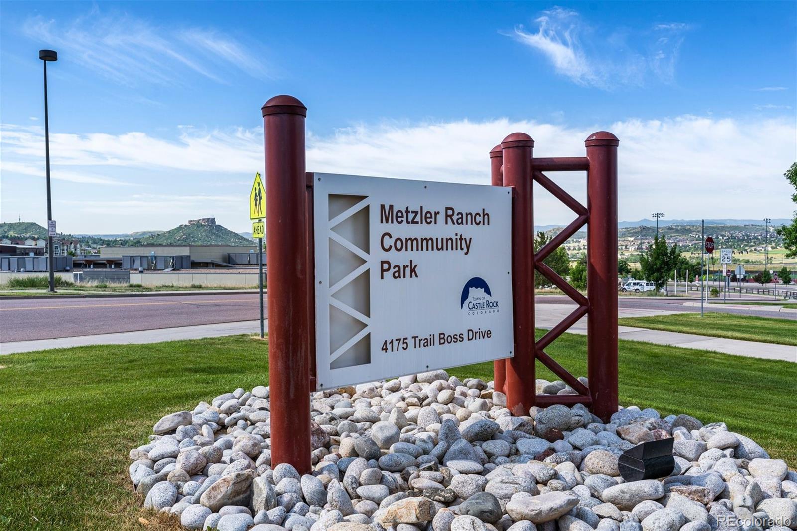 431 Black Feather Loop Unit: 813