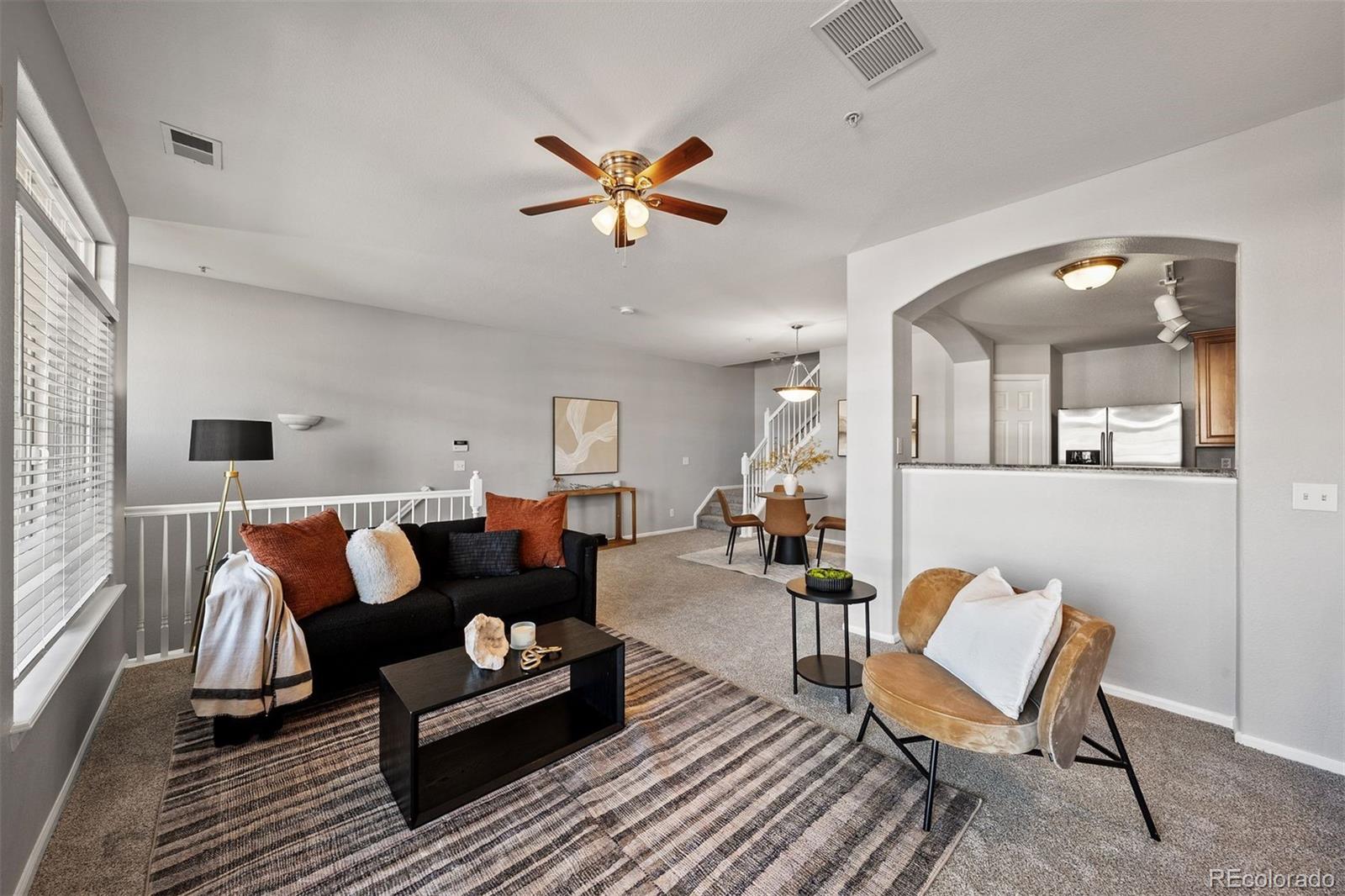 431 Black Feather Loop Unit: 813