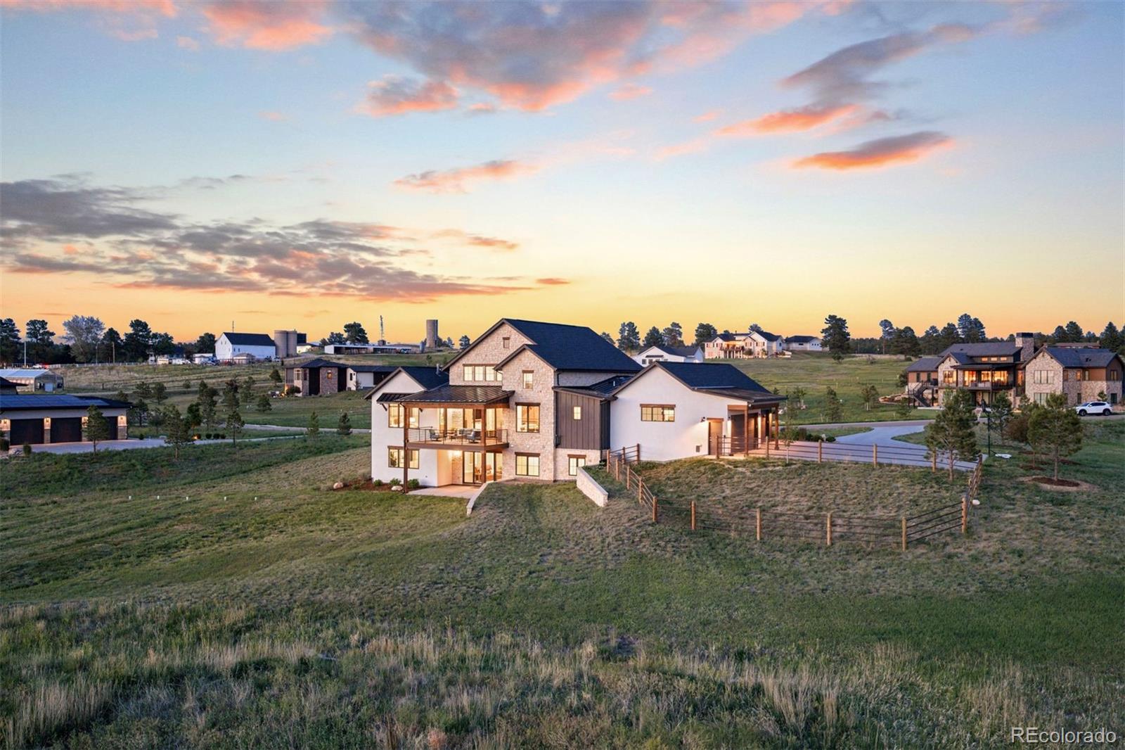2433 Fox View Trail