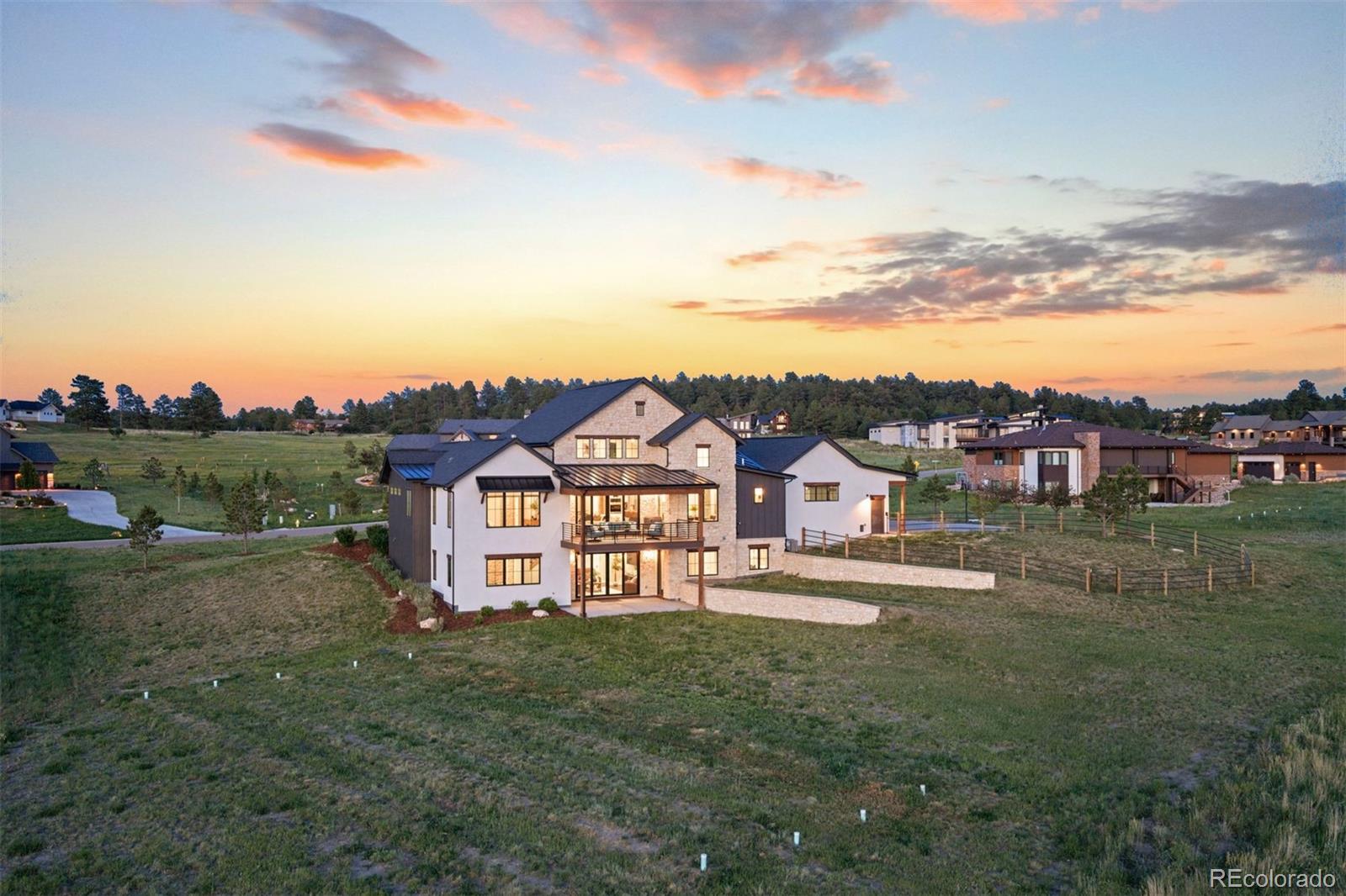 2433 Fox View Trail
