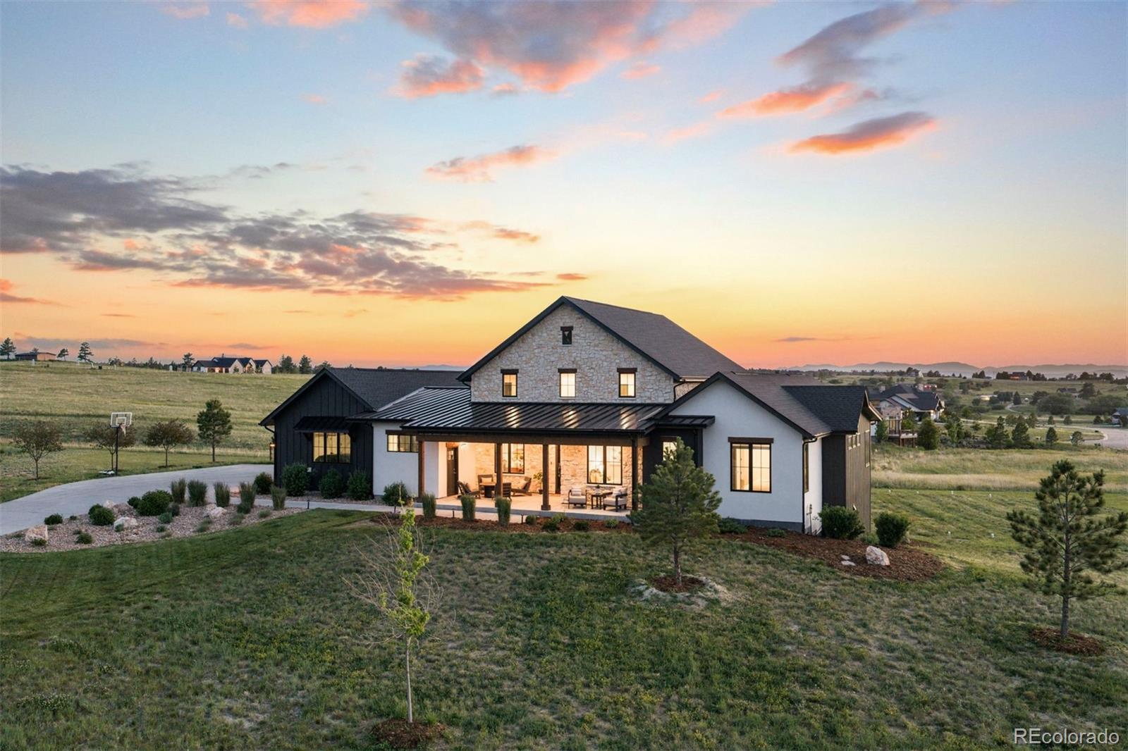 2433 Fox View Trail