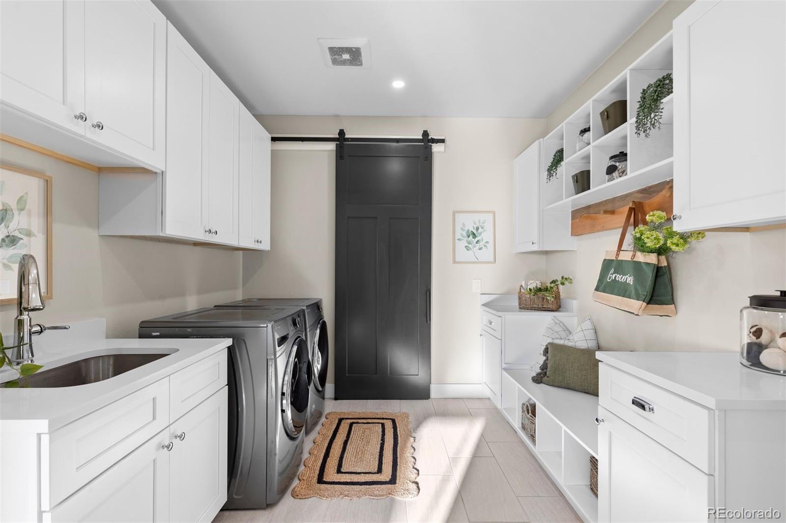 2433 Fox View Trail