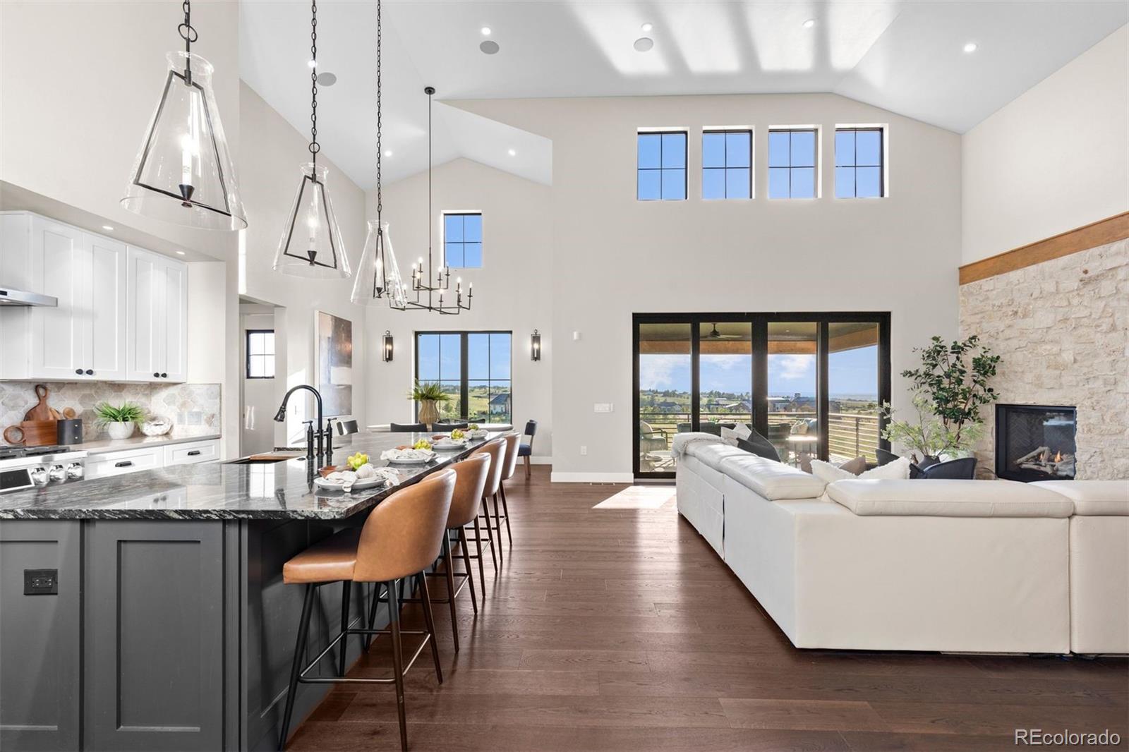 2433 Fox View Trail